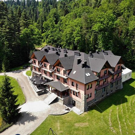 Hotel Salamandra Hoczew Buitenkant foto