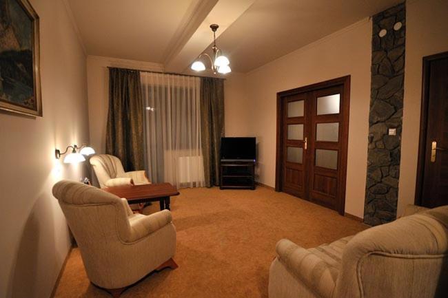 Hotel Salamandra Hoczew Buitenkant foto