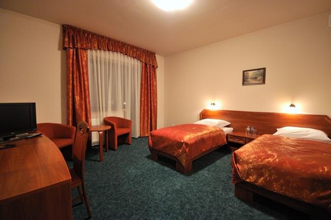 Hotel Salamandra Hoczew Buitenkant foto