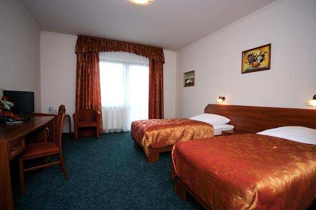 Hotel Salamandra Hoczew Buitenkant foto