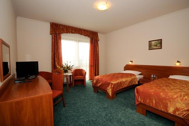 Hotel Salamandra Hoczew Buitenkant foto