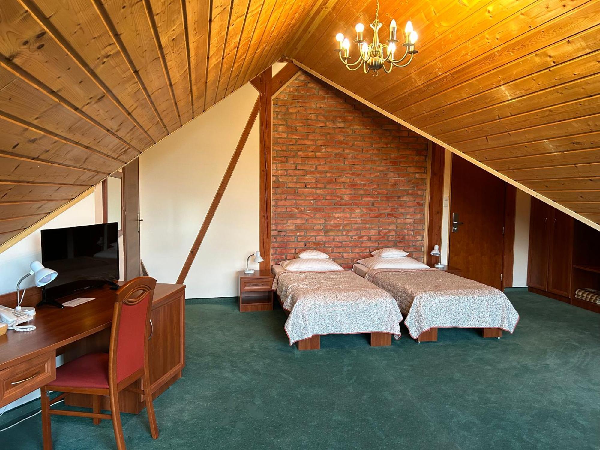 Hotel Salamandra Hoczew Buitenkant foto