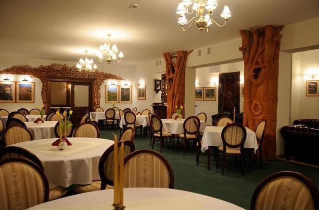 Hotel Salamandra Hoczew Buitenkant foto