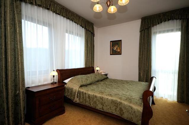 Hotel Salamandra Hoczew Buitenkant foto