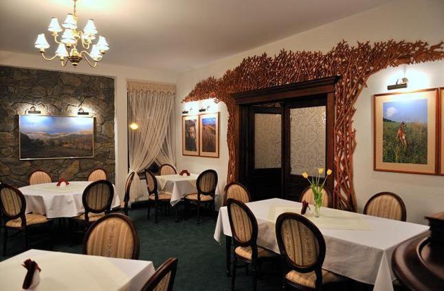 Hotel Salamandra Hoczew Buitenkant foto