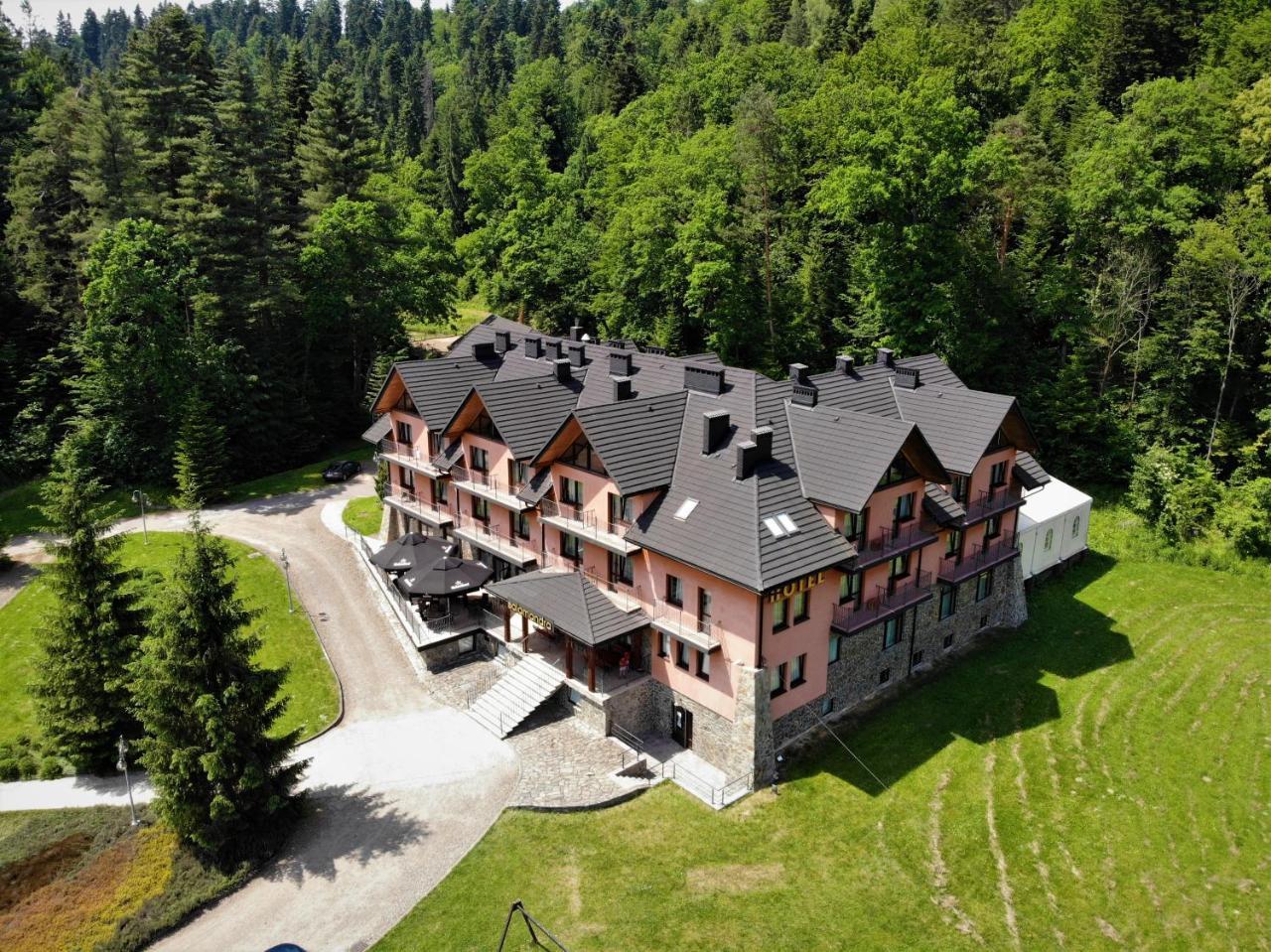 Hotel Salamandra Hoczew Buitenkant foto