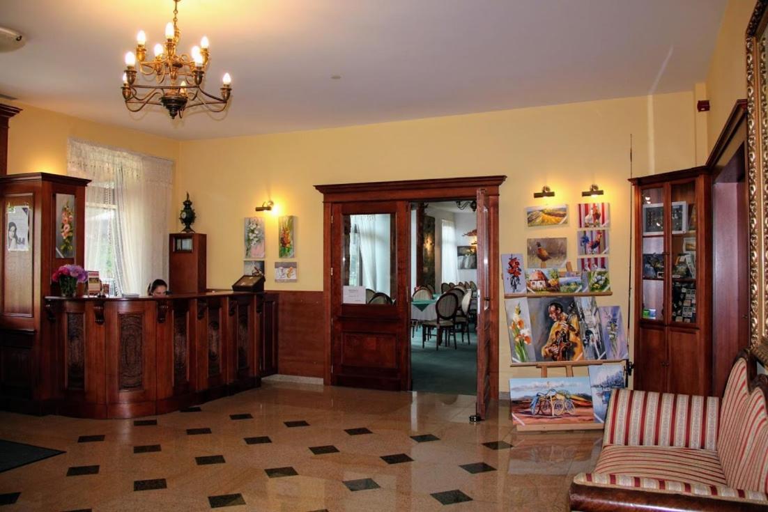Hotel Salamandra Hoczew Buitenkant foto