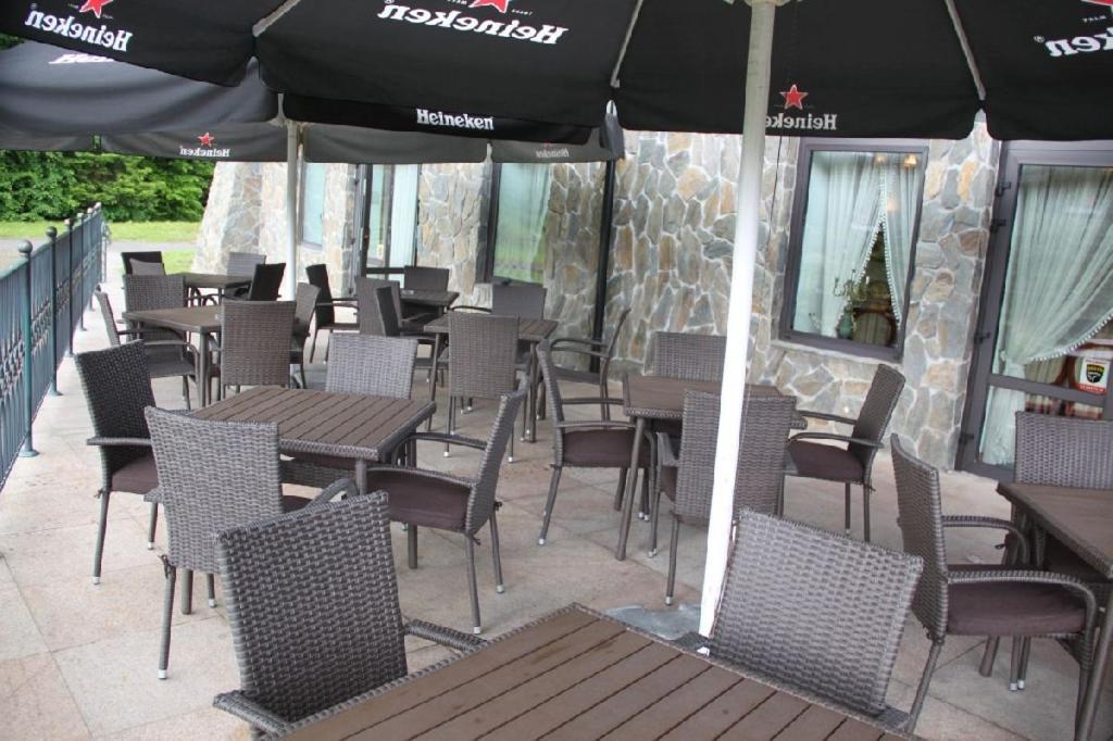 Hotel Salamandra Hoczew Buitenkant foto